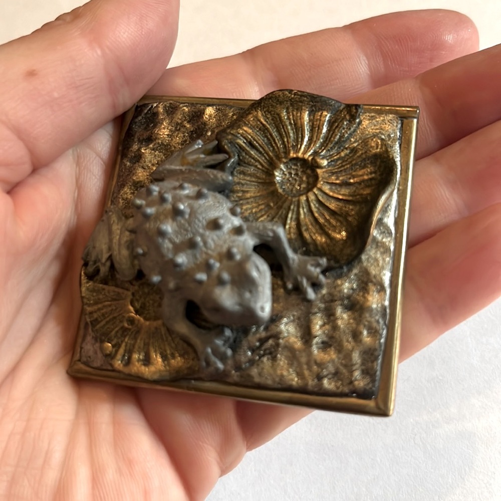 Vintage Frog on lily pads Brooch Pin 2” square 2 tone